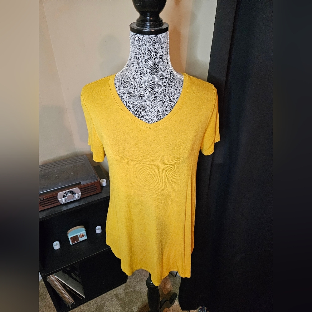 Flowy Tee